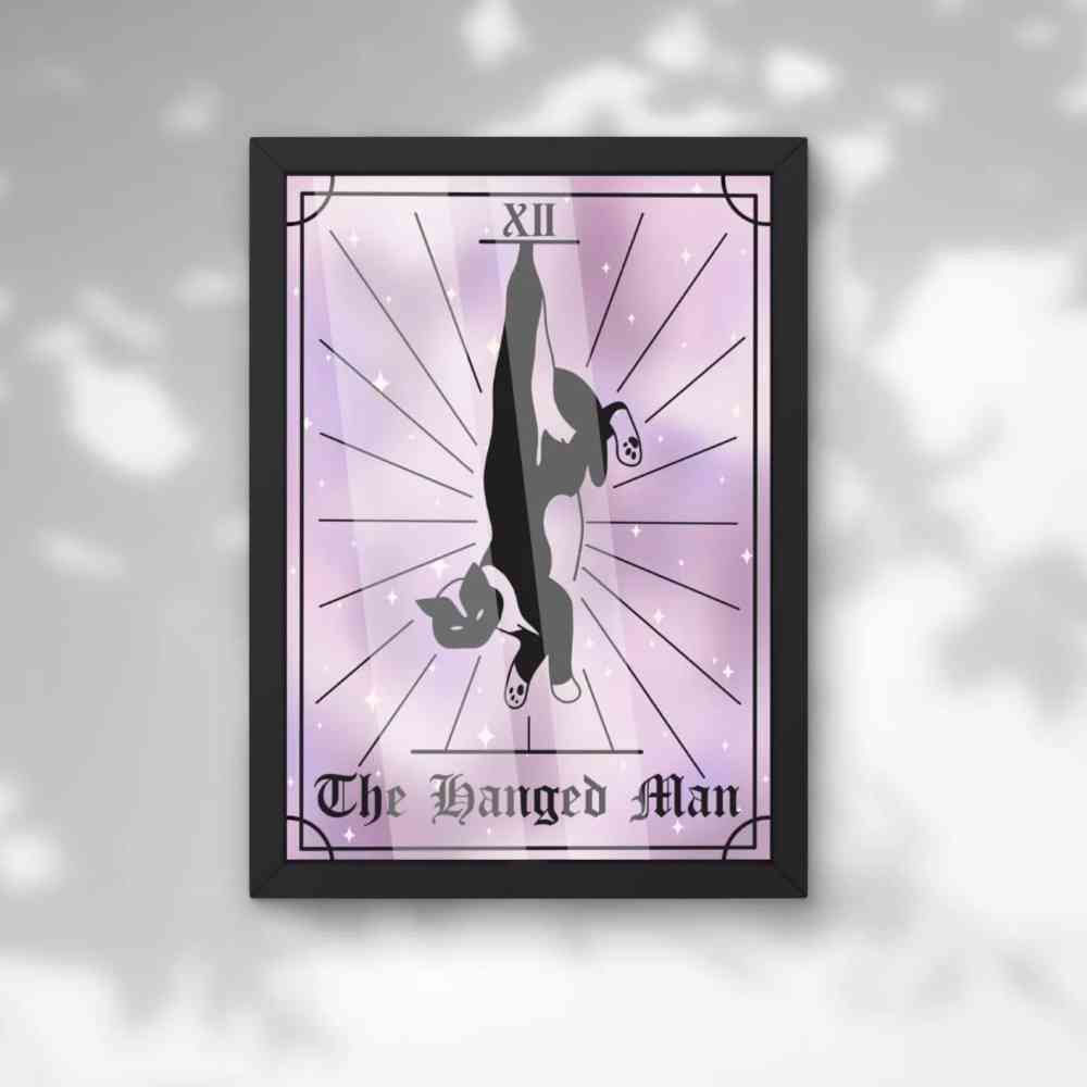 EvyHandmadeDesign - The Hanged Man Cat Tarot No.12 Print - Paars/Zwart